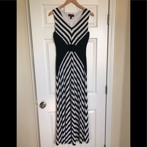 Dana Buchman Maxi dress